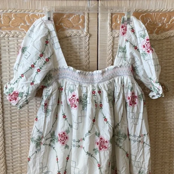 Lulu Rose Embroidered Mini Dress EUC - Picture 12 of 14